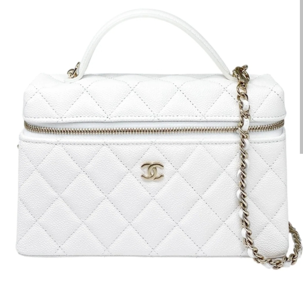 CHANEL White Quilted Cosmetic Bag with Chain